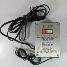 250-0846 E.f. Johnson Vintage Battery Charger Part No. 15v Dc Output Made In Usa