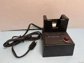 Nln5592a Motorola Nln4561a Vtg. 2-way Radio Walkie Talkie Radiophone Charger