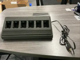 Nln7965a Motorola Battery Bank Charger