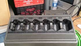 Motorola Ntn4796c 6 Bank Charger