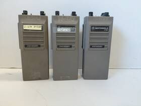 Motorola Ntn5506a Lot Of 3 Ht50 Radios With 1 Back Cover Untested No Batteries